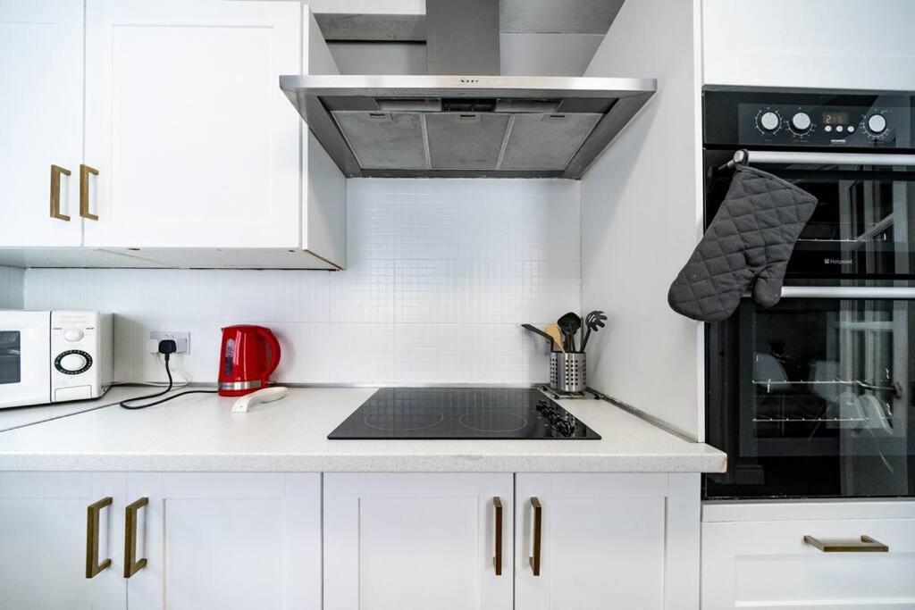 Cosy 2 Bedroom Town House Close To City Centre Belfast Eksteriør billede